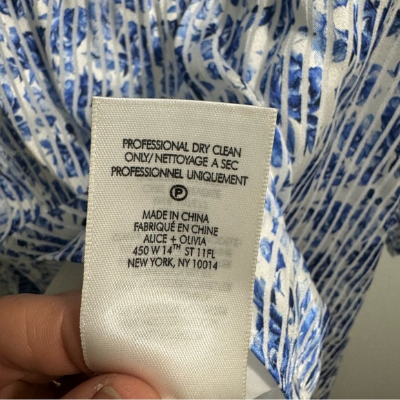 Alice + Olivia Molli Belted Floral Mini Wrap Dress Forget Me Not Antique Size 2 - Picture 10 of 15